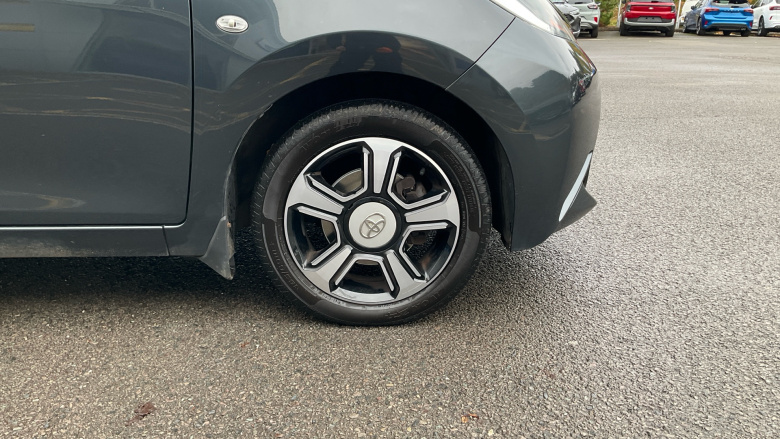 Toyota Aygo 1.0 VVT-i X-Clusiv 3 5dr Petrol Hatchback